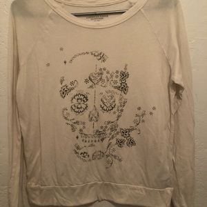 American eagle long sleeved graphic tee..
